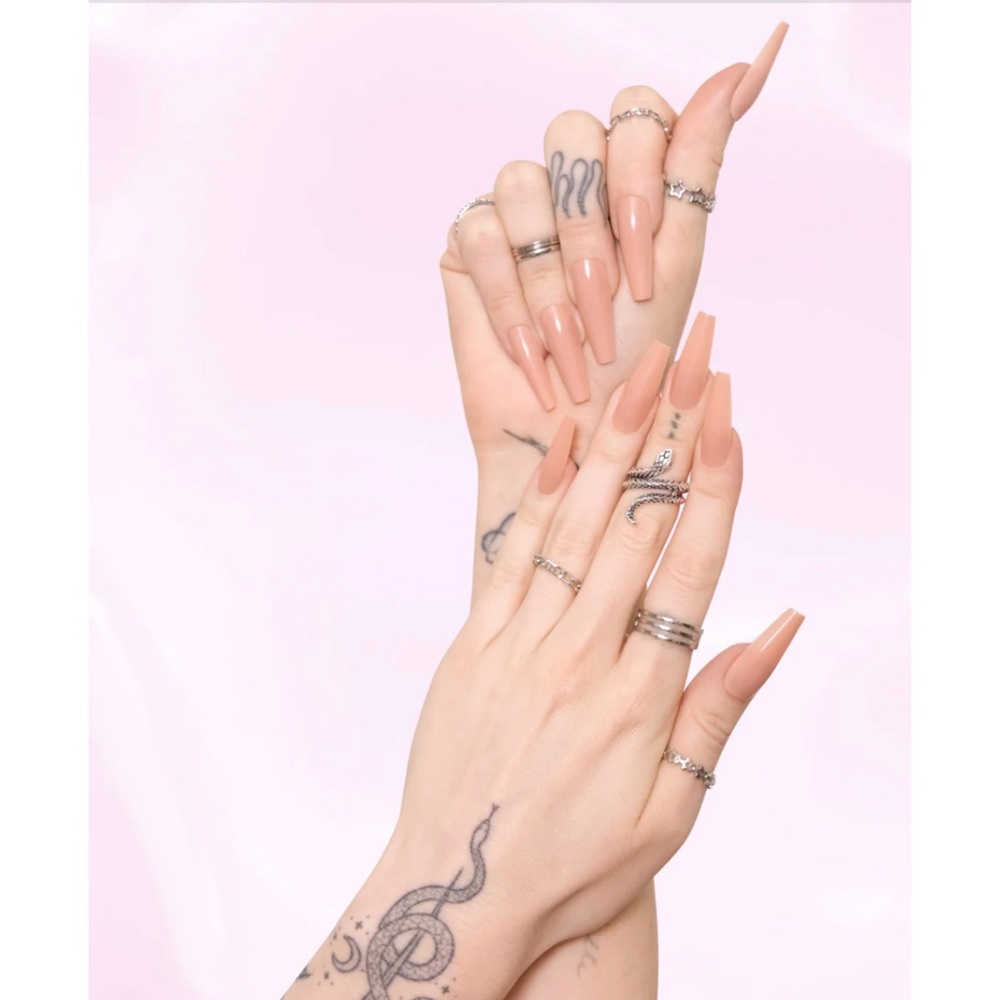 5x👯‍♀️Host Pick⚡️Scandal Beauty Press-on Nail Kit- ‘Stripped’